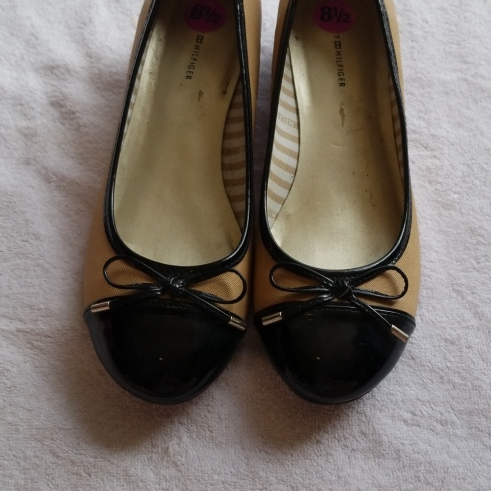 NWT Tommy Hilfiger cap toe